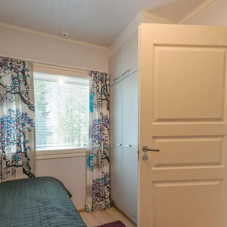 Kotomaenty 1 - Huippusijainti Ulkoiluun - Sisaeltaeae Siivouksen, Wifi Ruka