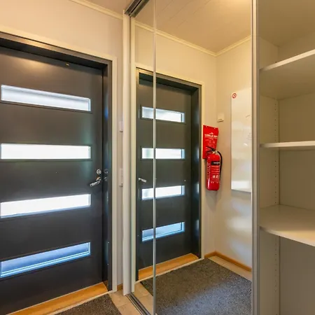 Kotomaenty 1 - Huippusijainti Ulkoiluun - Sisaeltaeae Siivouksen, Wifi 公寓